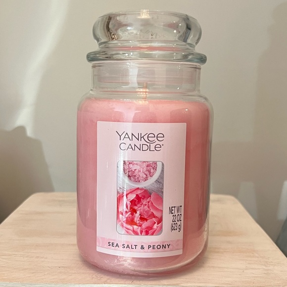 Yankee Candle "SEA SALT & PEONY"